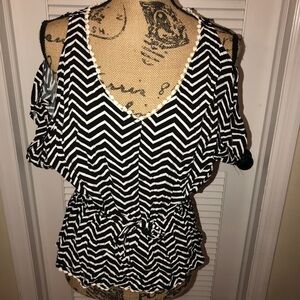 🟣🟣🌸Miss Chievous Cold Shoulder Blouse